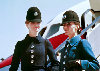 Iberia vuelve a apostar por el diseño español para sus nuevos uniformes