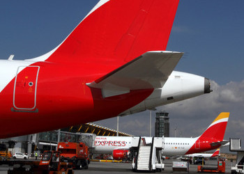 En mayo, Iberia e Iberia Express, las más puntuales de Europa y del mundo respectivamente