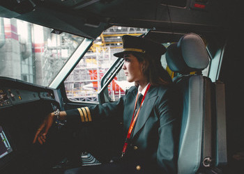 “Quiero Ser”, el programa de Iberia que fomenta las profesiones aeronáuticas entre las jóvenes