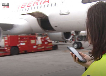 Iberia y Samsung digitalizan los servicios en aeropuertos españoles