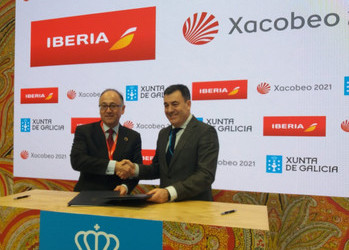 Iberia y la Xunta acuerdan difundir la imagen del Xacobeo 2021 vinilando un avión de largo recorrido