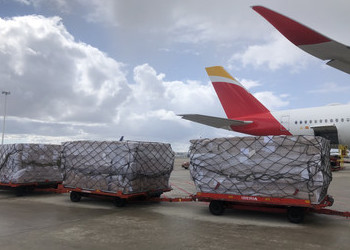 Fenin, Grupo Oesía e Iberia entregan a hospitales 10 millones de mascarillas y 200.000 equipos de protección