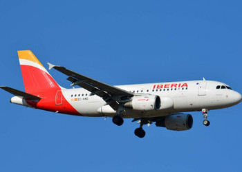 Vuelos directos de San Sebastián a Mallorca y Málaga en agosto