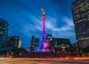 Javier de la Fuente, sobrecargo de largo radio de Iberia, adora Ciudad de México . ¿Quieres saber por qué?