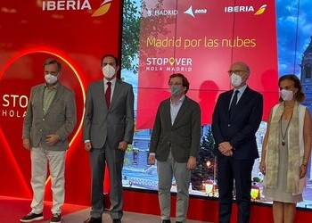 El Ayuntamiento e Iberia reactivan Stopover Hola Madrid, que incrementará la estancia y el gasto de los turistas