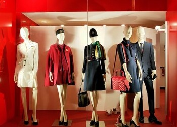 Celebramos nuestros 95 años de historia subastando réplicas de algunos de los icónicos uniformes