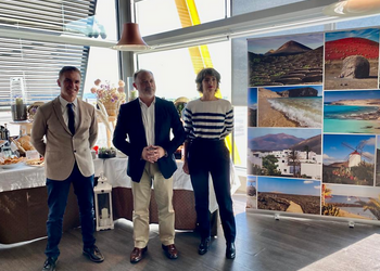 Lanzarote “aterriza” en la sala VIP de Madrid de Iberia