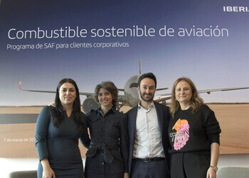Iberia y Repsol ofrecen combustible de origen sostenible a las empresas para descarbonizar sus viajes corporativos