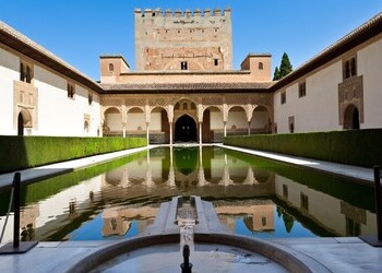 El Grupo Iberia aumenta su oferta entre Granada y Madrid y ofrece tres vuelos diarios