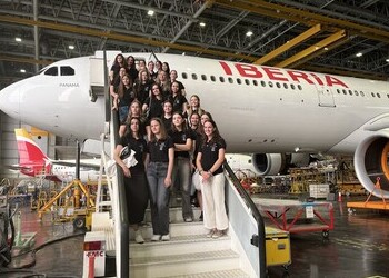 Iberia, 50&50GL y CAE se alían para promocionar las carreras aeronáuticas entre las jóvenes
