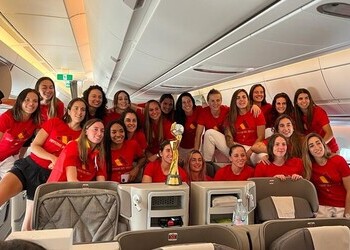Las campeonas del mundo ya han aterrizado en Doha para llegar a Madrid esta noche