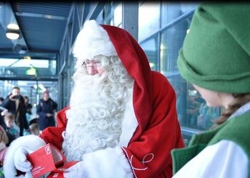 Iberia estrena con un lleno total su nueva ruta a la tierra de Papá Noel