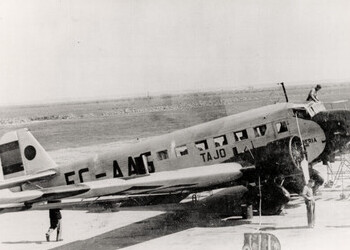 Iberia cumple 85 años volando a Valencia