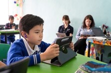 Iberia y ProFuturo, un año de colaboración para impulsar la innovación educativa en escuelas vulnerables de América Latina