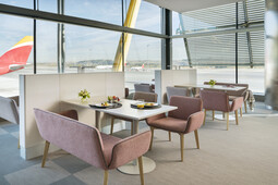 Velázquez Premium Lounge