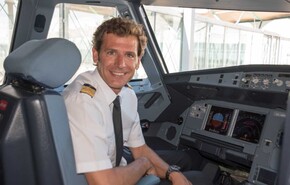 Juan Velarde, piloto