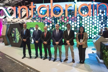 Cantabria e Iberia celebran en FITUR 75 años de vuelos a Santander