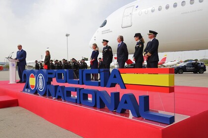 200 Policia Nacional 08