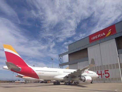 A330 en hangar
