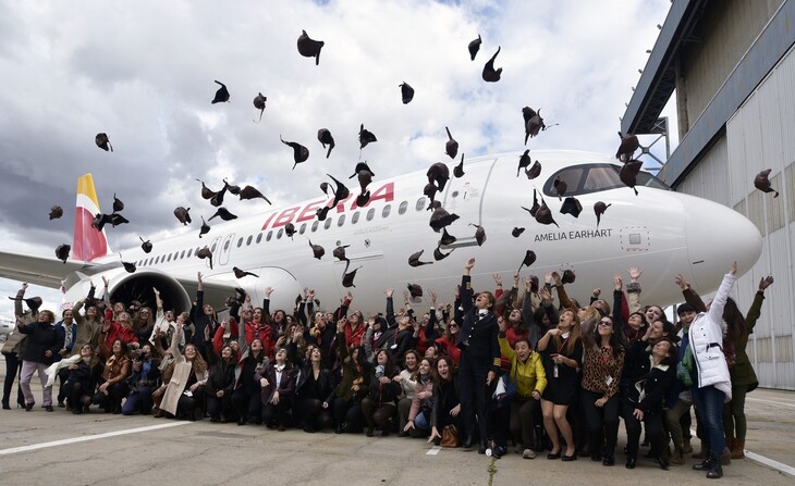 Homenaje Amelia Earhart y trabajadoras Iberia
