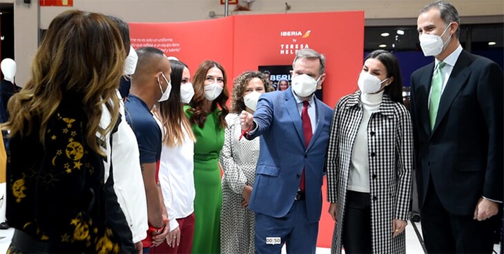 Los Reyes en el stand de FITUR de Iberia